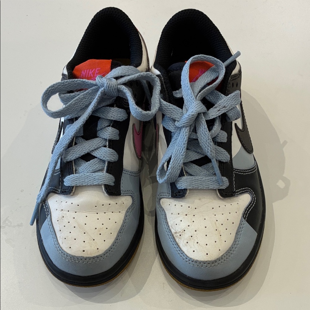 Nike Kids Low-Top Sneakers in White, Light Blue & Black with Pink Swoosh